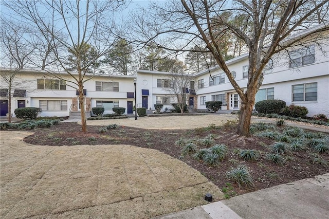 view of front of property featuring stucco siding