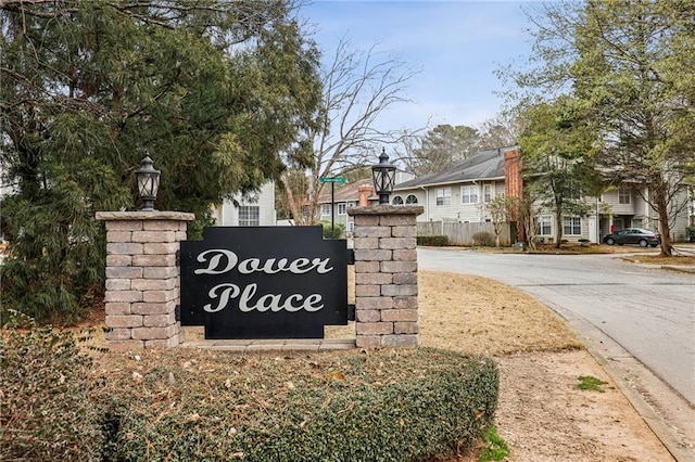 view of community / neighborhood sign