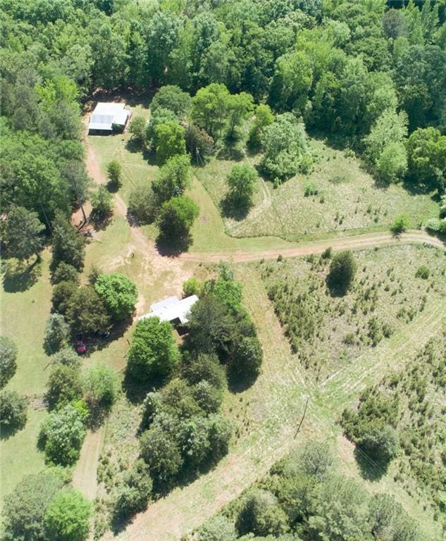 bird's eye view with a view of trees