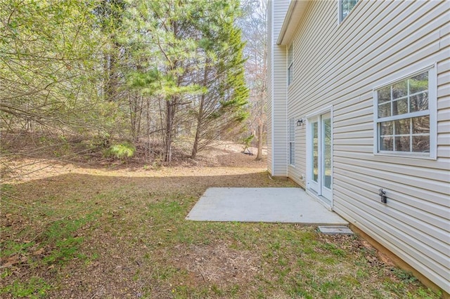 view of yard with a patio