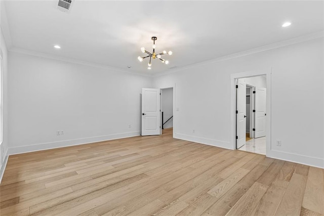 unfurnished bedroom featuring light wood-style floors, baseboards, a notable chandelier, and visible vents