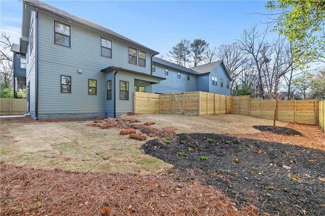 1247 Bridges Ave SW Unit B, Atlanta, GA 30310 - back of property with a fenced backyard