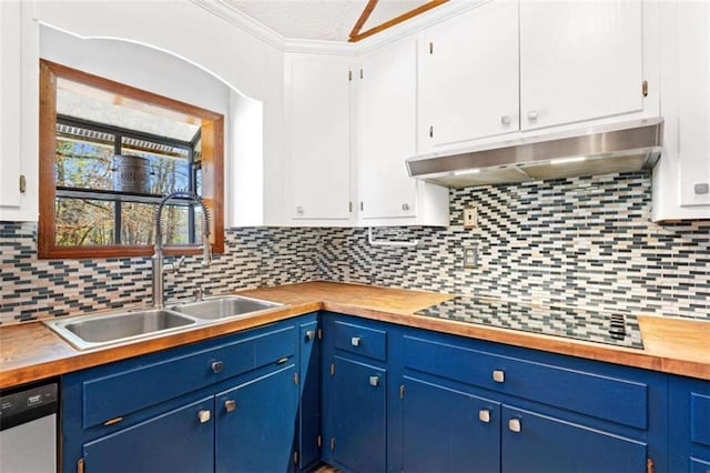 kitchen with under cabinet range hood, stainless steel dishwasher, blue cabinetry, and black electric cooktop