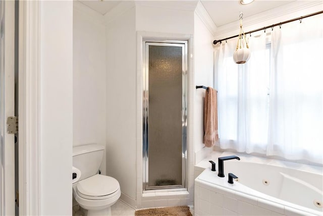full bathroom featuring plenty of natural light, toilet, a tub with jets, crown molding, and a stall shower