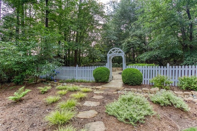 5010 Bonnie Way, Roswell, GA 30075 - view of yard
