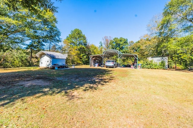 view of yard featuring a carport