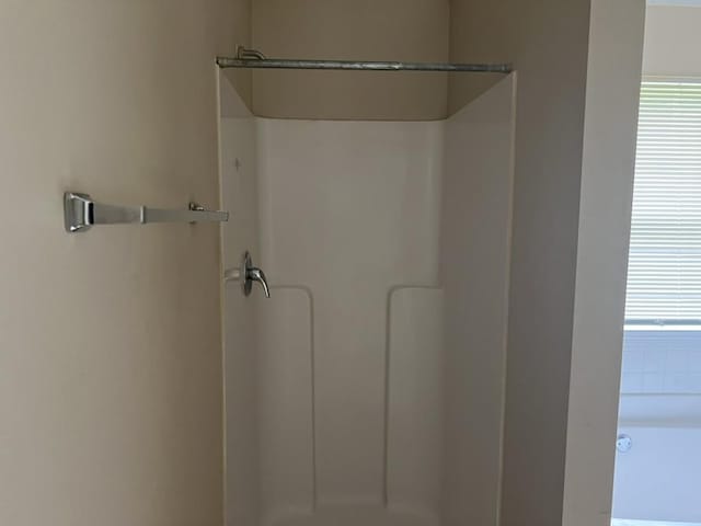 6157 Redtop Loop, Fairburn, GA 30213 - full bath featuring a shower