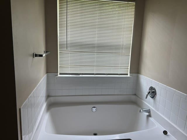 6157 Redtop Loop, Fairburn, GA 30213 - bathroom with a bath