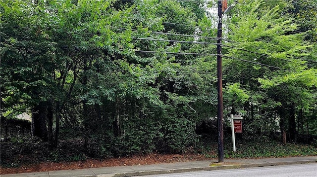 Listing photo 3 for 1132 Moores Mill Rd NW, Atlanta GA 30327