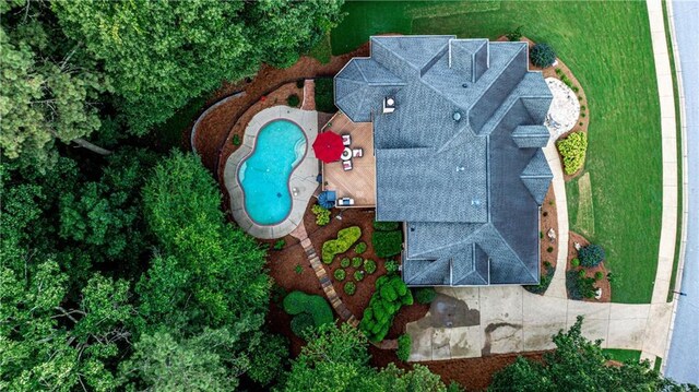 215 Settindown Ct, Roswell, GA 30075 - view of subject property featuring a pool area