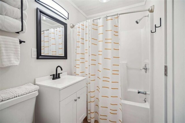 101 Evening Shade, Clayton, GA 30525 - full bath with toilet, vanity, ornamental molding, and shower / tub combo with curtain