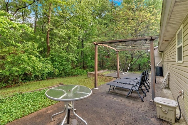 view of yard featuring a patio and a pergola