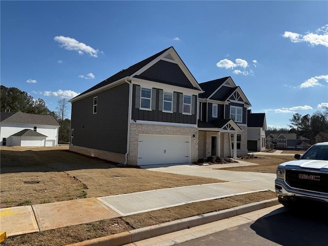 view of front facade featuring a garage