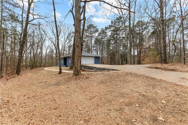 single story home with a garage