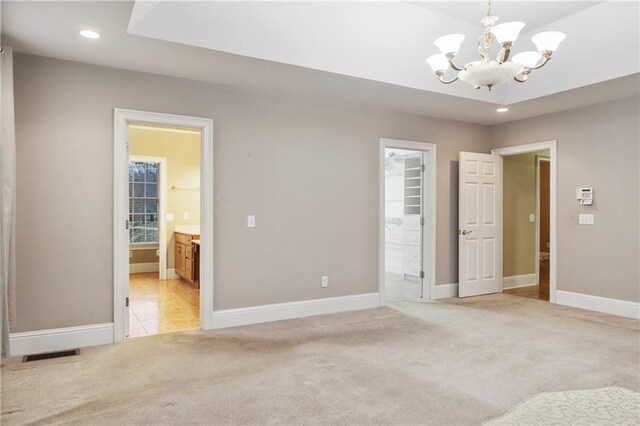 sunroom featuring ceiling fan