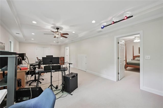 exercise room with ceiling fan, light carpet, recessed lighting, baseboards, and a tray ceiling