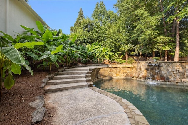 510 Northland Ridge Ct, Sandy Springs, GA 30342 - surrounding community with a swimming pool