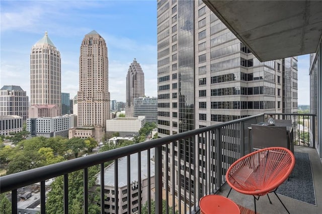 1080 Peachtree St NE Unit 1402, Atlanta, GA 30309 - balcony featuring a skyline view