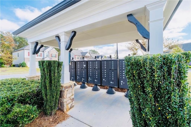 724 Laura Jean Ct, Buford, GA 30518 - surrounding community featuring mail area