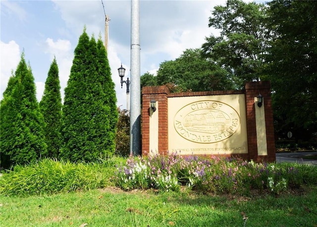 view of community / neighborhood sign