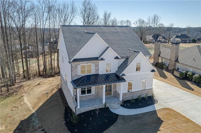 view of front of property featuring a porch