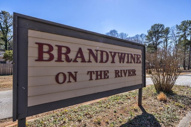 view of community / neighborhood sign