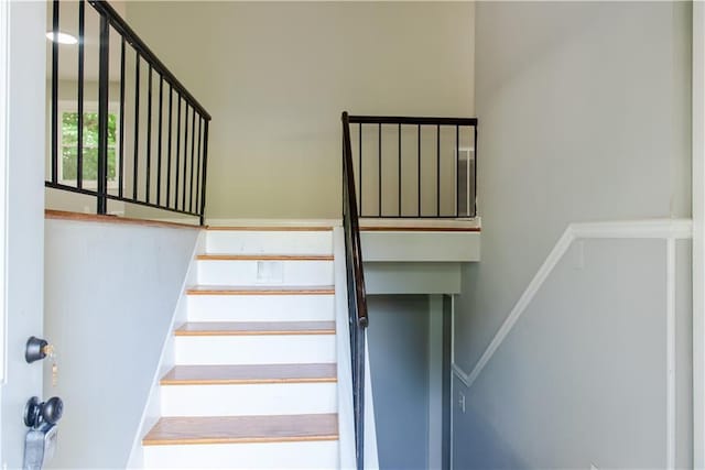 4339 Sasanqua Ct, Tucker, GA 30084 - view of stairs