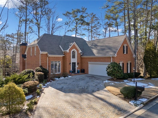 view of front facade featuring a garage