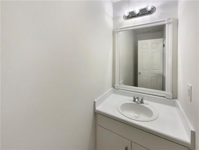 727 Overlook Crst, Monroe, GA 30655 - bathroom with vanity