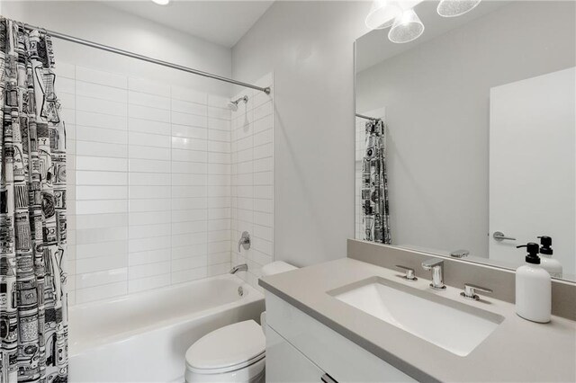 205 Wilbur Ave SE Unit A, Atlanta, GA 30316 - bathroom featuring shower / tub combo, toilet, and vanity