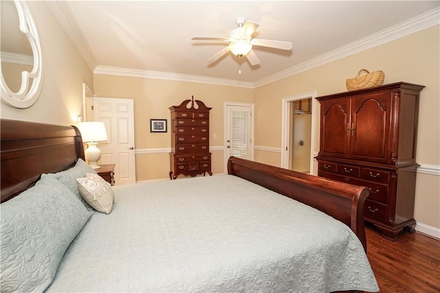 bedroom with ceiling fan, crown molding, dark wood-type flooring, and a closet