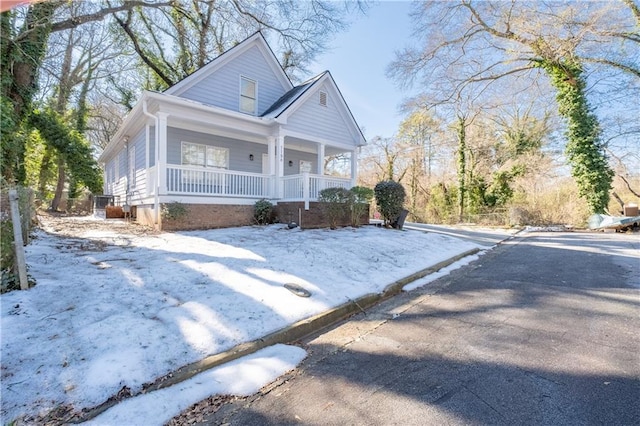 view of front of home with covered porch