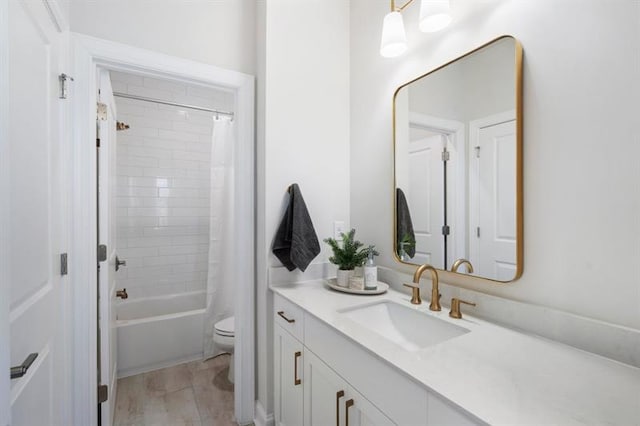 124 Everley Walk, Alpharetta, GA 30009 - bathroom featuring vanity, toilet, and shower / tub combo