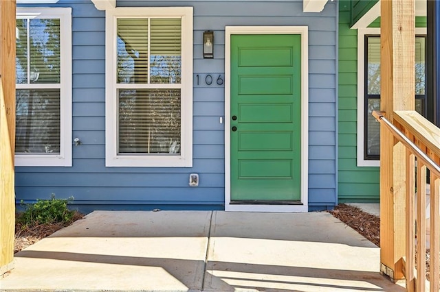 view of property entrance