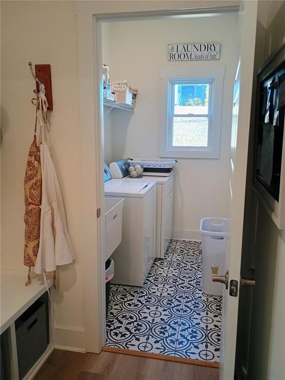 336 White Oak Way, Monroe, GA 30655 - laundry room featuring independent washer and dryer and baseboards