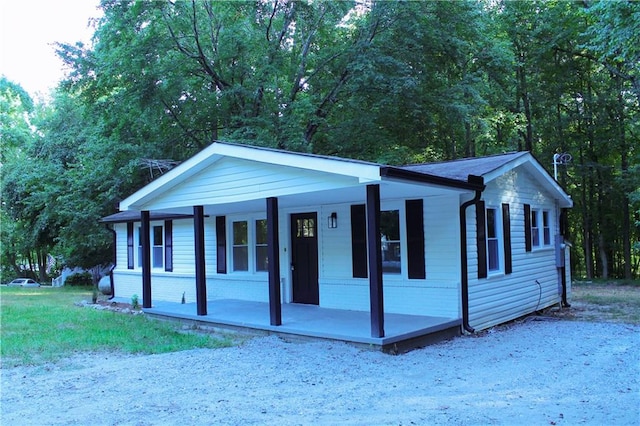 view of front facade featuring covered porch