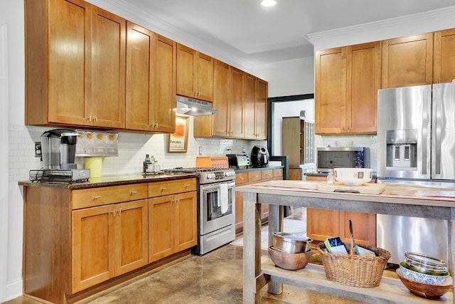 2295 Hemrick Rd, Cumming, GA 30041 - kitchen with appliances with stainless steel finishes, under cabinet range hood, backsplash, concrete floors, and crown molding