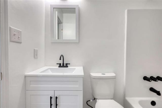 2931 Randolph Ct, Conyers, GA 30012 - full bathroom with toilet, vanity, and tub / shower combination