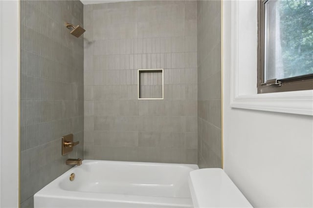 9165 Eves Cir, Roswell, GA 30076 - full bath with washtub / shower combination and toilet