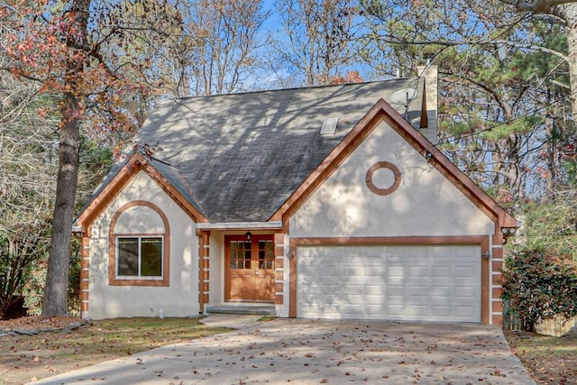 view of front facade featuring a garage