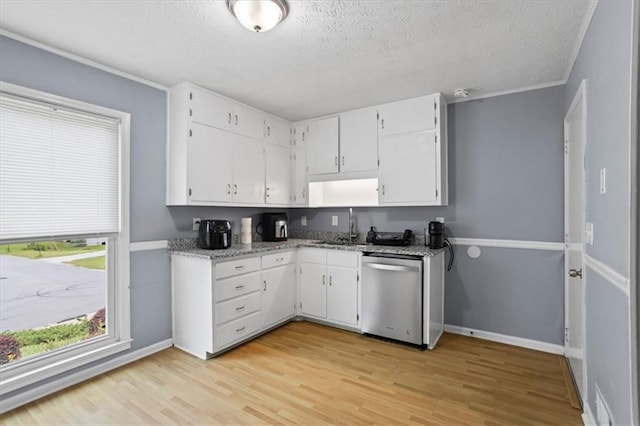 2711 Bluffton Rd, Buford, GA 30519 - kitchen featuring dishwasher, light wood-style floors, white cabinetry, and a textured ceiling
