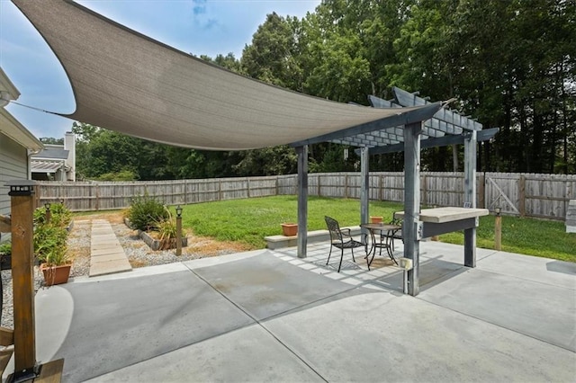 2711 Bluffton Rd, Buford, GA 30519 - fenced backyard with a pergola, a patio, and outdoor dining area