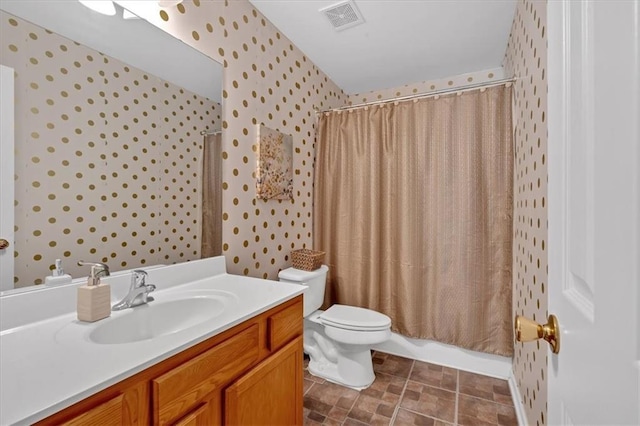 1331 Red Hill Rd, Marietta, GA 30008 - bathroom featuring wallpapered walls, vanity, shower / tub combo with curtain, and stone finish floors