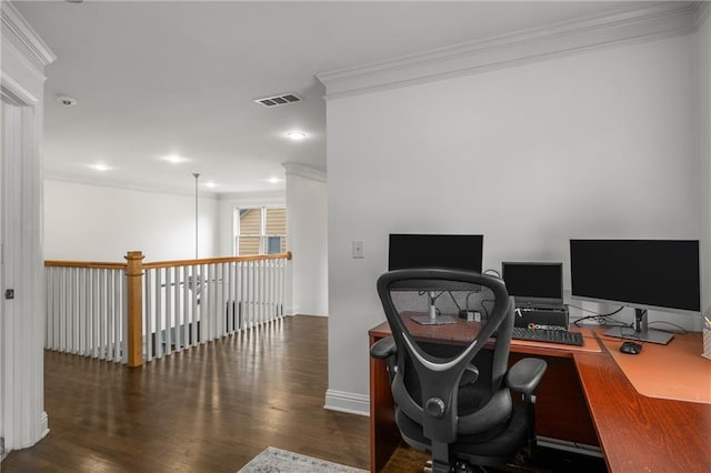 office space with visible vents, ornamental molding, wood finished floors, recessed lighting, and baseboards