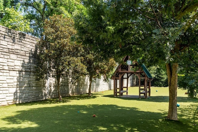 970 N Ormewood Park Dr SE, Atlanta, GA 30316 - view of grassy yard