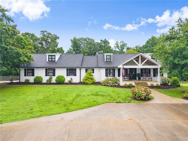 322 Windy Ridge Dr, Demorest, GA 30535 - view of front facade with a porch, a front yard, and a shingled roof