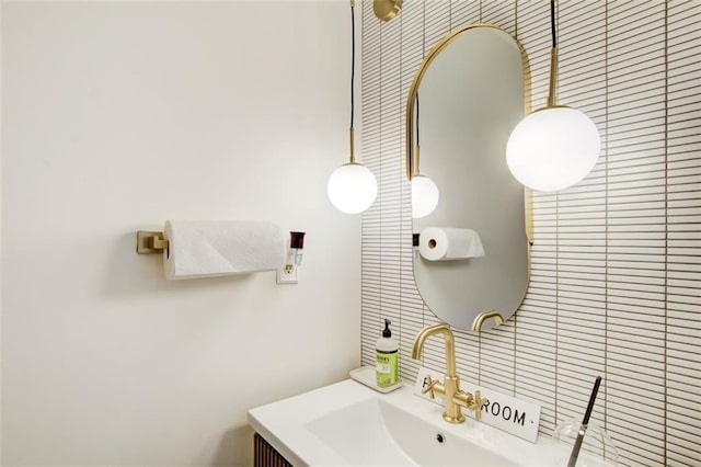 bathroom featuring sink