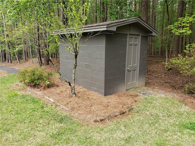 view of outbuilding