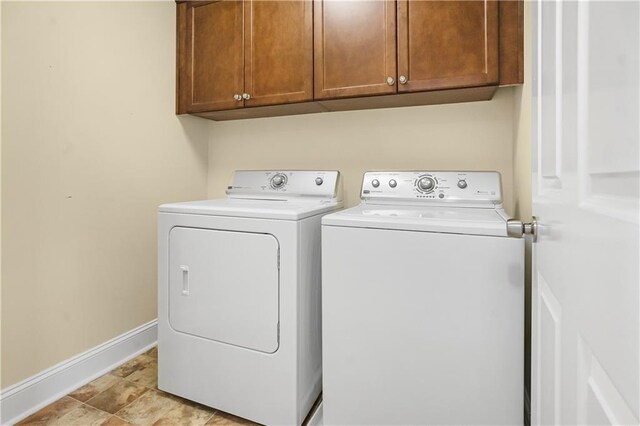 3460 Drayton Manor Run, Lawrenceville, GA 30046 - bedroom featuring lofted ceiling, light carpet, baseboards, an office area, and arched walkways