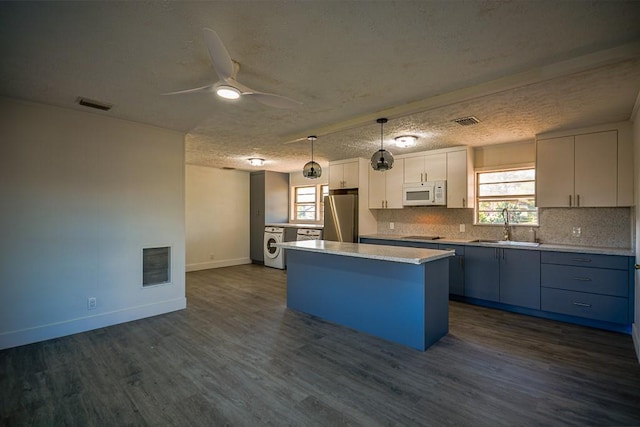 36 Strozier St, Helena, GA 31055